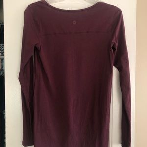 Long sleeve Lululemon.